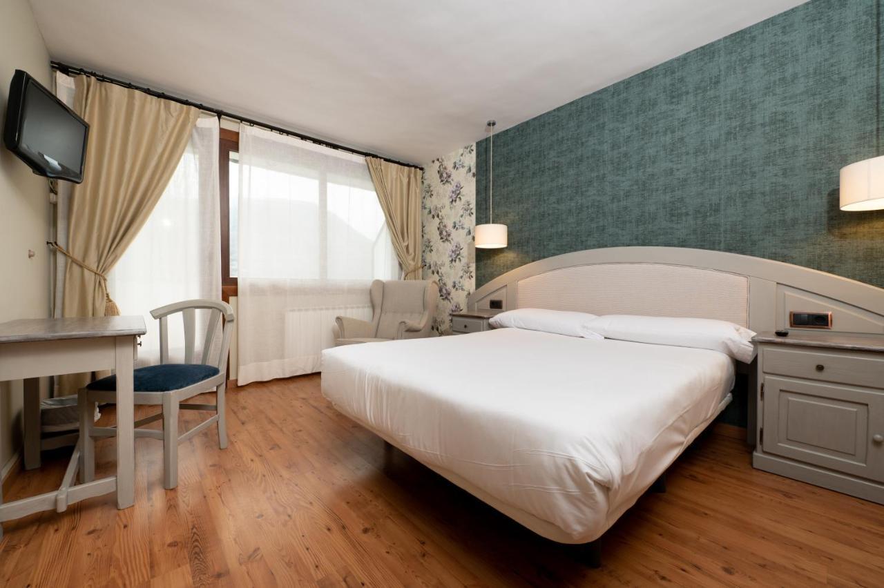 Hotel De Montana El Mirador Broto Zewnętrze zdjęcie