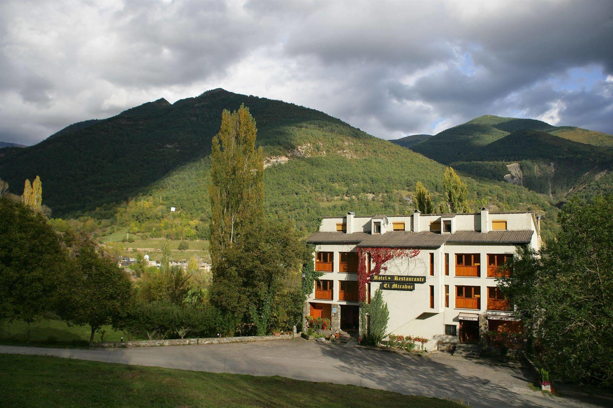 Hotel De Montana El Mirador Broto Zewnętrze zdjęcie