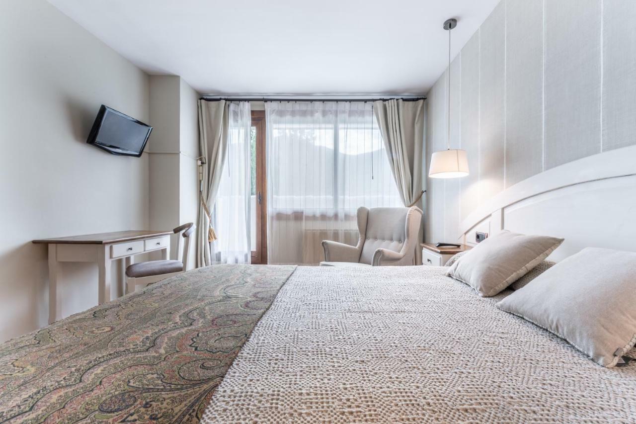Hotel De Montana El Mirador Broto Zewnętrze zdjęcie